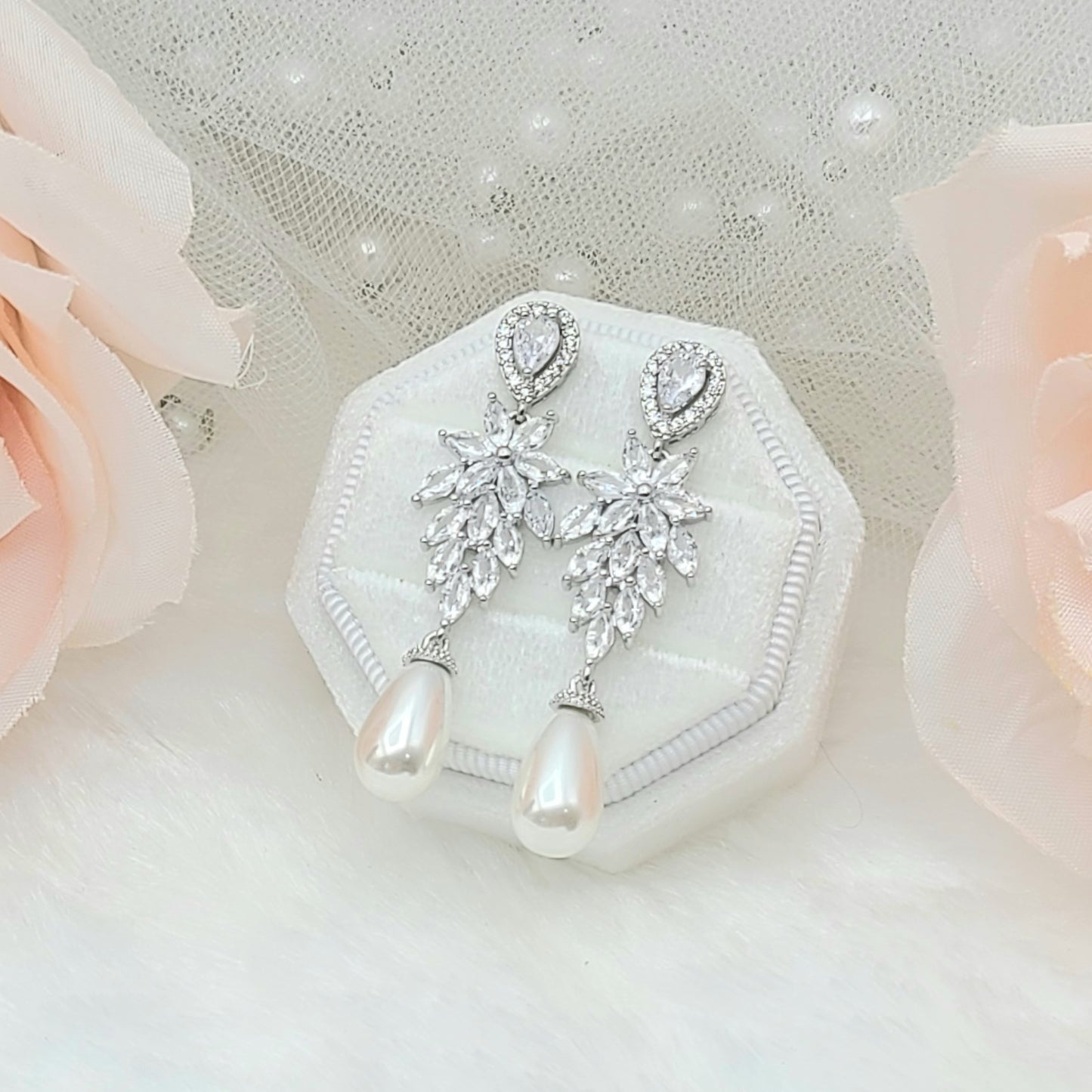 ROSE GOLD Cubic Zirconia with Pearl Necklace, Earring Set. SILVER Bridesmaid Jewelry Set. Bridal Jewelry Set. Wedding Jewelry Set.