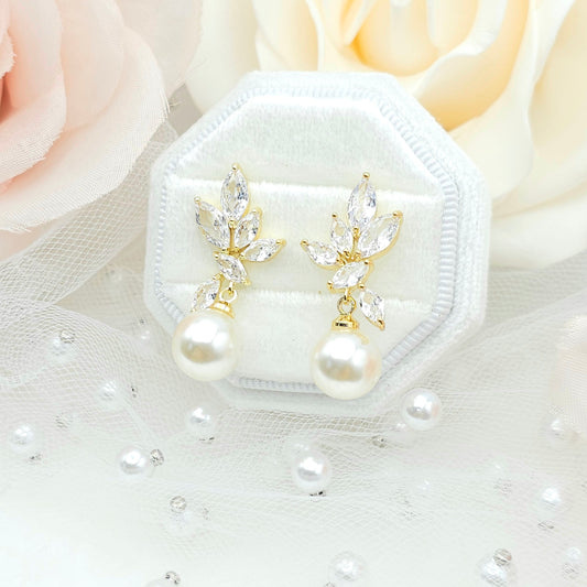 10MM pearl with leaf Earring